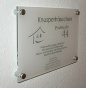 Haustrschild aus PLEXIGLAS® fr Ferienhaus